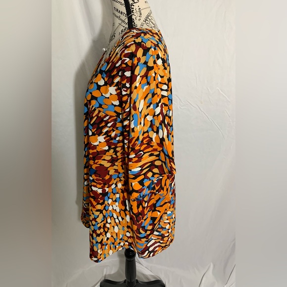 Jodifl tunic top size:small (oversized). Short sleeve, v-neck, tropical print. - Picture 4 of 6